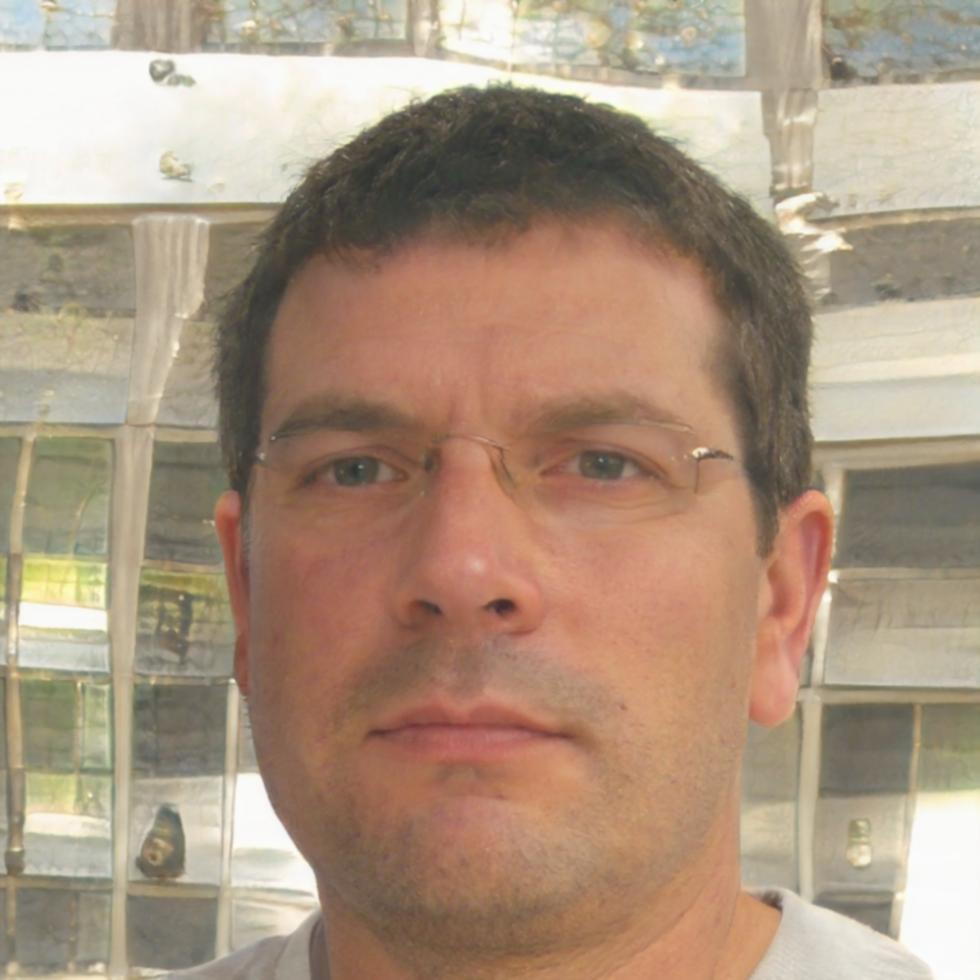 Retrato de Carlos Mendoza, Director Financiero